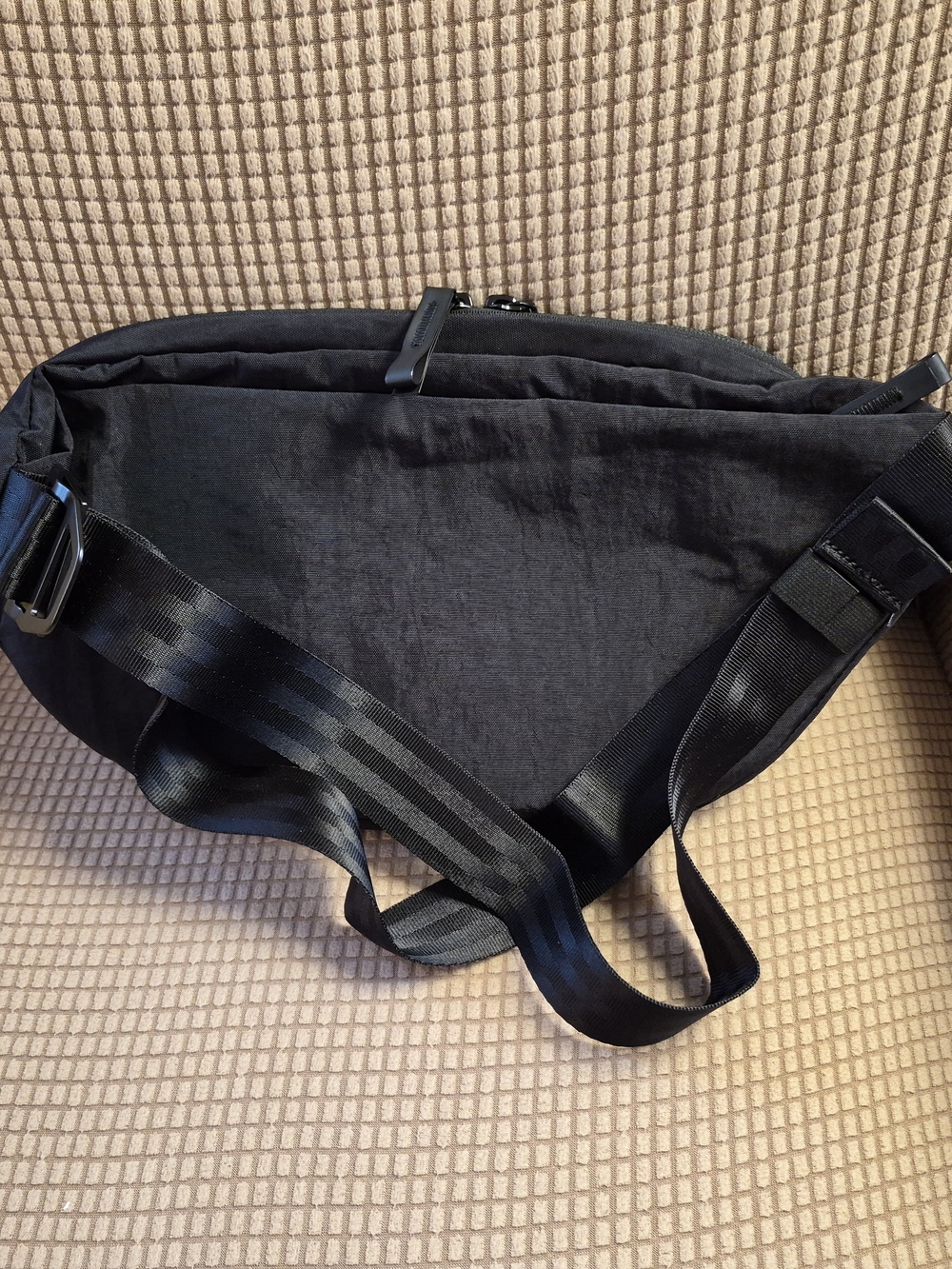 CHROME brand Crossbody Sling Bag - Picture 6 of 10